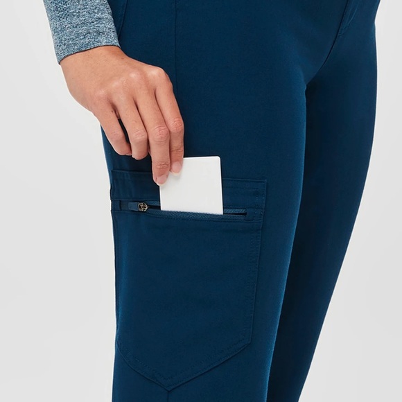 Figs Zamora 2.0 Jogger Scrub Pants - Picture 5 of 11